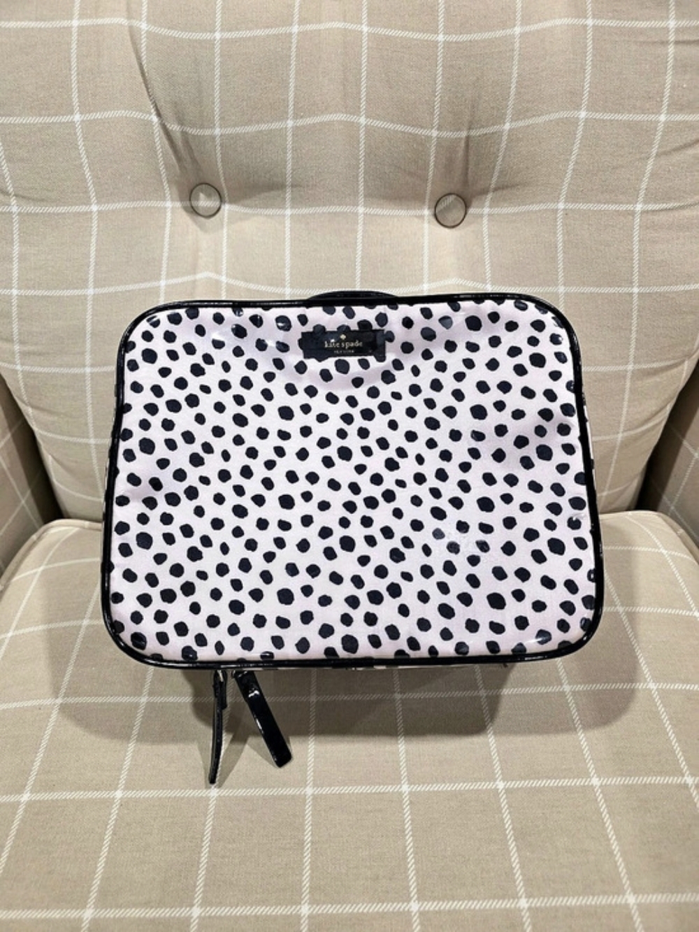 Kaye Spade Martie Polka Dot Cosmetic Travel Case in Pink & Black- NEW